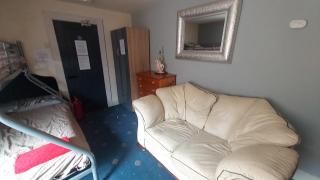 Phoenix Nights Guest House - Barrow in Furness - 9