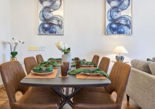 Fully Furnished 2 Bed in Dubai Marina with Maids Room, Hosted by Desert City Stays - 7