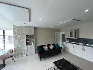 Oakdale Lodge - - 4