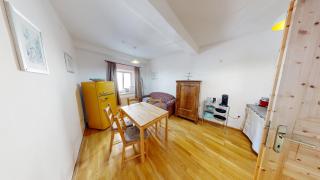 Apartment in Historic Town House - 3