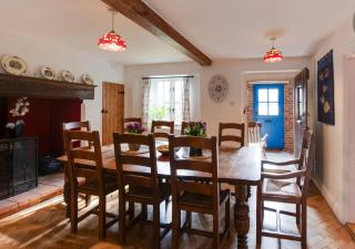 Dyes Cottage - 4