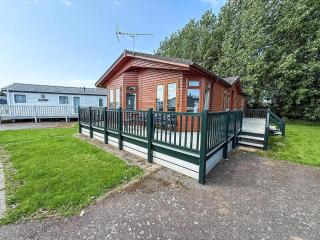 Modern 4 Berth Lodge With Decking At Manor Park In Hunstanton Ref 23024W - Hunstanton - 0