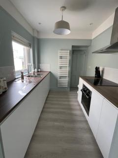 Tŷ Glas, Fishguard, Ideal for beach, coastal path and town! - Fishguard - 7