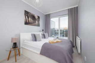 Przestronny Apartament w Zielonej Okolicy Parking by Noclegi Renters - Sosnowiec - 0