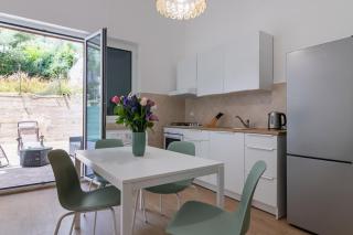 GuestHost - Seaview Apartments near Palermo - Palermo - 9