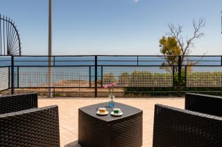 GuestHost - Seaview Apartments near Palermo - 1