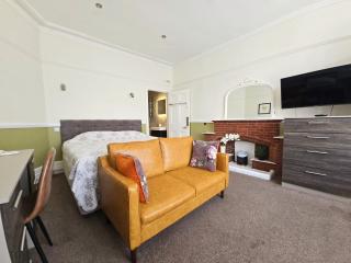 Glendevon House Hotel - Bromley - 8