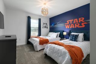 Last Minute Disney Getaway! Private Pool, Hot Tub & Games Room. Book Now! #70101 - Kissimmee - 1