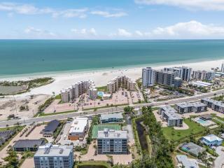 Fun and Magical Beach Escape - Amazing Beach Condo - Roelens - Fort Myers Beach - 9