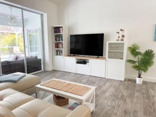 Tropical Paradise near to Manasota Key, private heated pool, Wifi - Englewood - 9