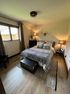 Tall Pines Lodge great location sleeps 9 - Irons - 7