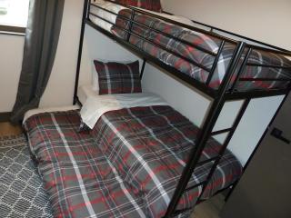Tall Pines Lodge great location sleeps 9 - Irons - 6