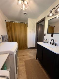 Tall Pines Lodge great location sleeps 9 - Irons - 2