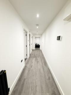 Silver Court Apartments - 2 Bed, 2 Bathroom Modern apartments - FREE Parking, WIFI and Videocom Entry - Peterborough - 6
