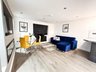 Silver Court Apartments - 2 Bed, 2 Bathroom Modern apartments - FREE Parking, WIFI and Videocom Entry - Peterborough - 5
