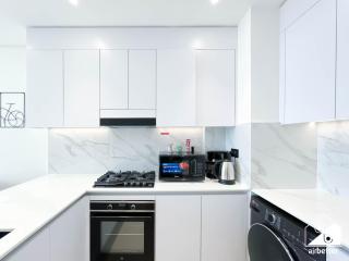 Bright and Modern 1BR Binghatti Amber with City View - 6