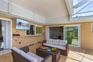Charming Retreat with Paddleboards for Adventure - Much Ado About Sunshine - Roelens - 7