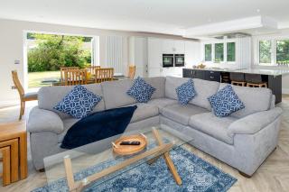 NEW! Elegant & Modern 5 bedroom home with Parking & Garden - Excellent Location! - Saint Leonards - 9