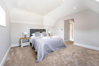 NEW! Elegant & Modern 5 bedroom home with Parking & Garden - Excellent Location! - Saint Leonards - 1