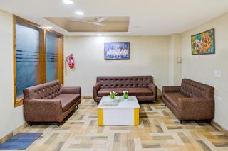 Hotel O The Signature Inn - Indirapuram - 1