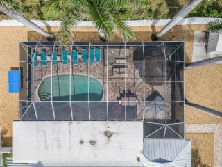 Resort Style Living, Sleeps 12, Heated Pool & Hot Tub - Sea Breeze Oasis - Roelens - 6