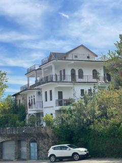 Great Wall Guest House - Gjirokastër - 0