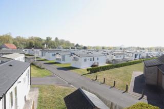 Modern caravan on small campsite near woods & sea - De Haan - 2