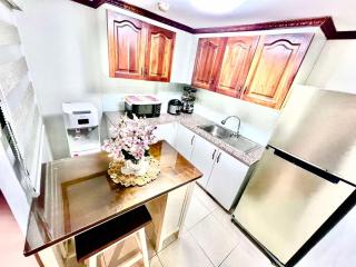 Affordable 2 BR 2 BA w/ Skycable, Netflix, & Amazon Prime - Manila - 4