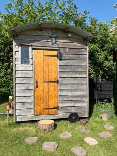 Willowdene shepherds hut - 1