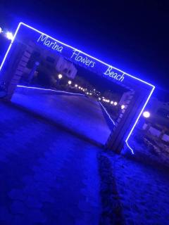 Marina Flowers - Chalet with Garden - 3 Beds - 2 Baths - 7