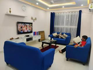Spacious 3 BHK inHigher flr with Sunset, Lake View - Bangalore - 0