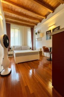 Cozy Apartment Center - 1