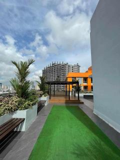 1Bedroom2603A Sunshine100Tower3 70Inches TV Pool Karaoke - Manila - 6