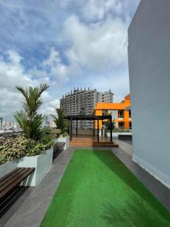 1Bedroom2603A Sunshine100Tower3 70Inches TV Pool Karaoke - Manila - 5