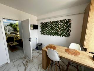 Ilie Petre Luxury Suites - Chiajna - 1