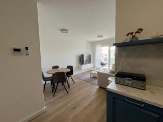 One-Bedroom Apartment with Private Beach Parking - Makarska - 2