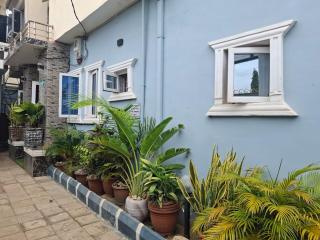Eduson Hotel and Suites - Mama - 8