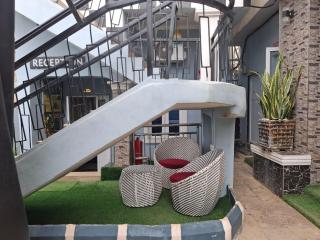 Eduson Hotel and Suites - Mama - 7