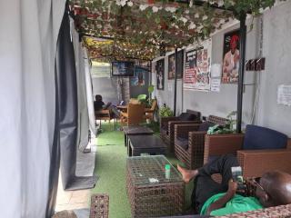 Eduson Hotel and Suites - Mama - 6