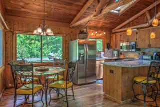 Hoot on the Hill By Carolina Mornings - Weaverville - 2
