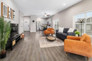 Modern 16BR 16BA Condos w Garage and Patio - Wyoming - 9