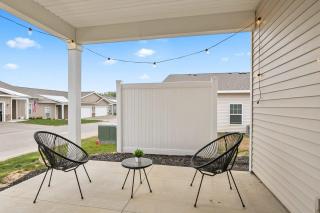 Modern 16BR 16BA Condos w Garage and Patio - Wyoming - 5