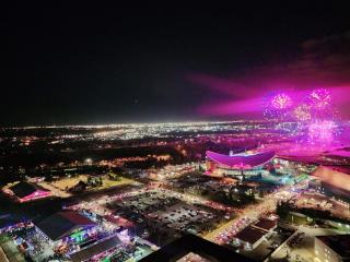 BEST Views of Stampede Fireworks from 35th Floor! Stunning Rocky Mountain & DT Skyline Views! Near Stampede, Saddledome, BMO Centre! FREE Banff Pass, Wine, & Parking! - Calgary - 0