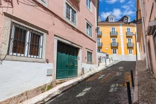 The Nest of Carrião Street - Lisbona - 1