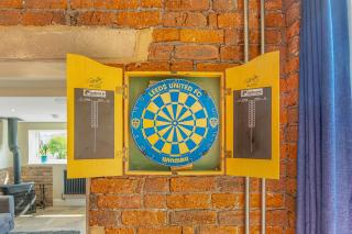 Luxury Escape with Cinema, Pool Table & Darts - Leeds - 5