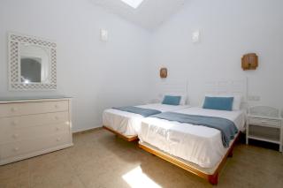Beach House with Direct Beach Access and community Pool, Estepona - 1