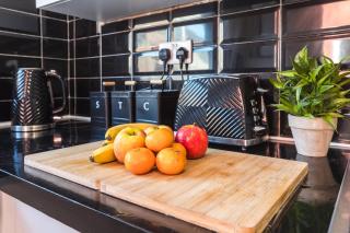 NEW Large Contractors House 4Beds 8Guests Long Term - Liverpool - 2