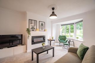 Modern & Spacious 3 Bed House - Galway - 0