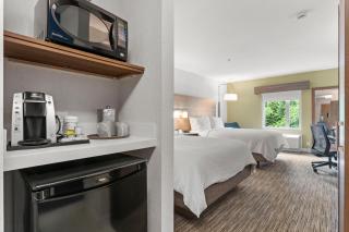 Holiday Inn Express and Suites Surrey by IHG - Surrey - 5