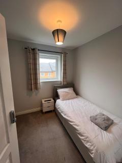 Whyte 3 bedroom house with garden, Sleeps 7 free parking sittungbourne Kent - Kent - 3